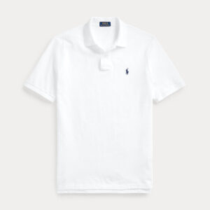 A icônica camisa polo de malha
